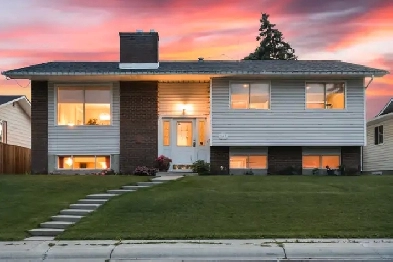 Whitehorn Gem w/ an Oversized Tiered Deck & Hot Tub Image# 2