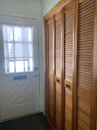 2-bedroom 2-parking basement apartment near lake Image# 1