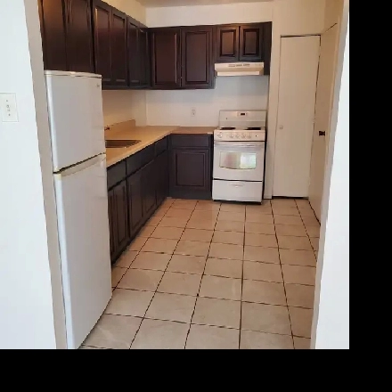 BEAUX GRANDS 3½, CDN/Libre/ Près Hôpital Juif, Ste-Justine,HEC Image# 1