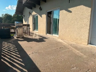 3 bedroom, 1500 sq feet AVAILABLE OCT 1st Image# 1