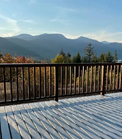 Christina Lake House on Acreage Image# 4