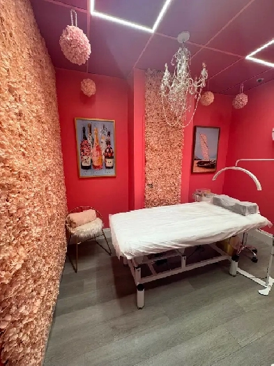 Shared Room for Rent in busy salon Image# 2
