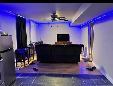 private bedroom $450 (near Fanshawe & Amazon) Image# 1