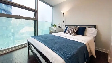 Master Bedroom & Private Bathroom Image# 1