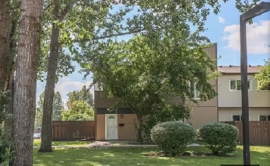 Beautifully renovated 2 bedroom, 2 bath River Heights condo Image# 5