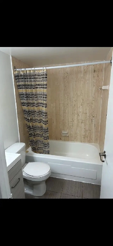 Sherbrooke East 1bed 1bath Image# 3