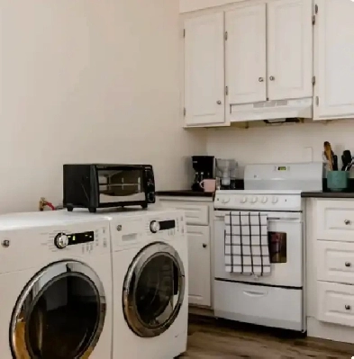 Furnished  2 bedroom, AC, Wifi,  Cable TV... McGill University. Image# 3