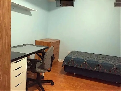 Bedroom with Private Washroom, Nearby York University Image# 1