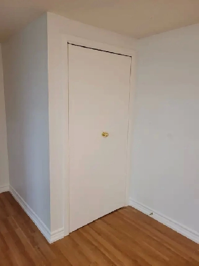 Beautiful, large 1 bedroom basement apartment for rent, Image# 9