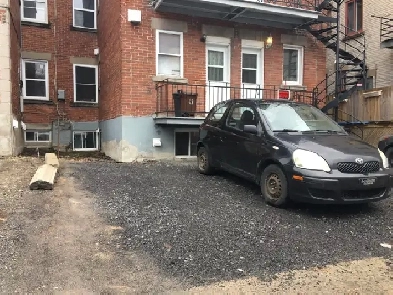 Plateau – St-Joseph/Erables - Stationnement extérieur Image# 1