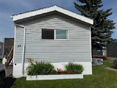 Professionally Renovated Mobile Home for sale in Lacombe Image# 1