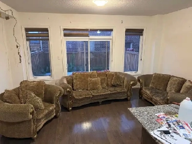 4 Bedrooms Town House for Rent in Brampton Image# 1