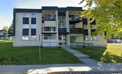 Beau logement 4 1/2 sur la rue St-Hubert JONQUIÈRE Image# 7