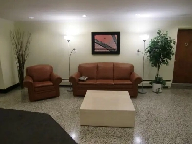 7 ½ Près d’Oratoire St Joseph Image# 1