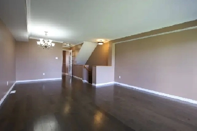Wonderful 2 Bdm/2.5 Bth Terrace Home, Orleans, 2 x Pkg, Aug/Sept Image# 14
