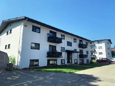 1 Bedroom Apartment for Rent - 5-19 Amos Avenue & 340-358 Erb St Image# 2