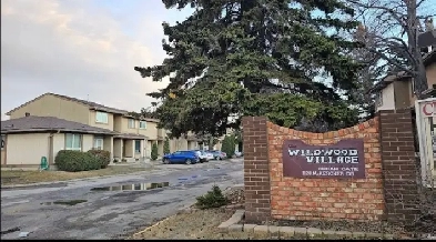Saskatoon 8th Street Wildwood village townhome for rent Image# 1