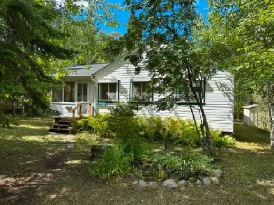 314 7th Ave, Victoria Beach - Clssic, 3 BR Original family owned Image# 9