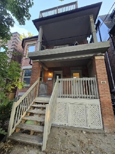 3 bdrm Roncesvalles Image# 3