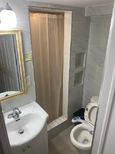 room available for rent Image# 2
