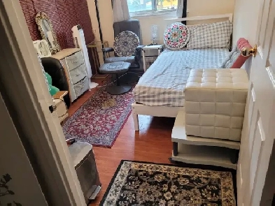 Furnished private room near Square One Image# 3
