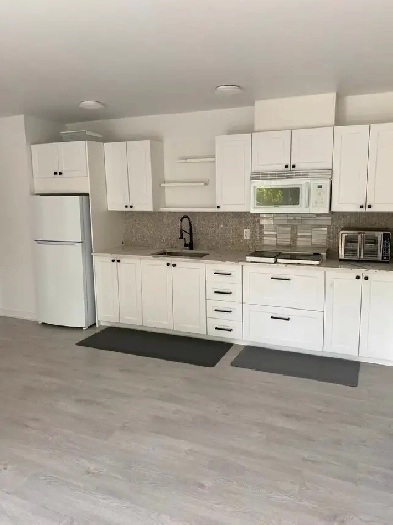 Imagine living at a cottage in the city by the Ottawa River Image# 1