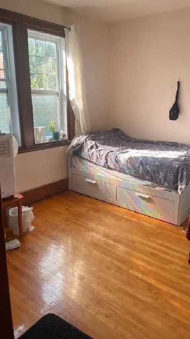 room rental girls only Image# 3