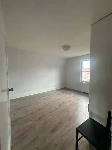 Rooms / Bsmt for rent in Scarborough several locations Image# 4