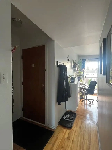 À LOUER – 4 ½ très propre, lumineux et bien situé – 1 375 $ / mo Image# 2