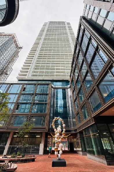 Stunning New 2-Bedroom Condo with City Views – 88 Queen Image# 1