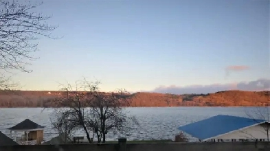 Waterfront house for 6 months rental near Hawkesbury. Image# 11