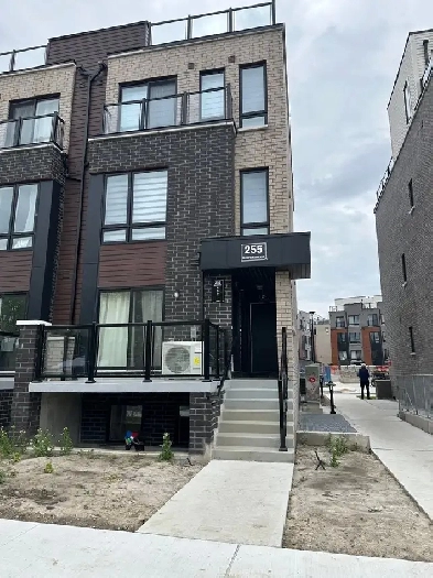 Bedroom Furnished available sept 15 onwards Image# 1