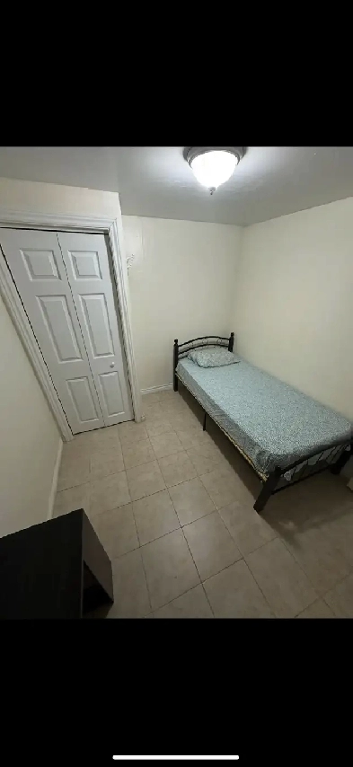 ROOM FOR RENT ( MARTINGROVE & STEELES) Image# 5