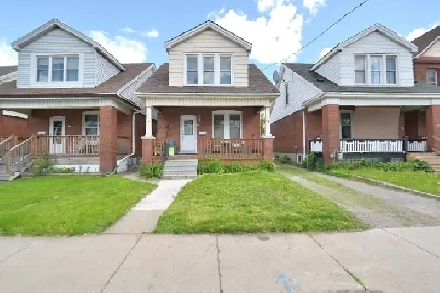 Lovely 3 Bedroom Apartment in Central Hamilton near Gage Park Image# 1