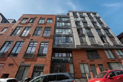 Furnished unit_High ceiling Parking included ! Image# 10