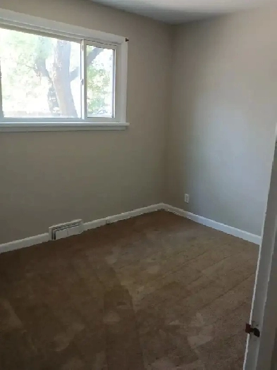 Room to rent on Saint Marys Road $700 all utilities in. Image# 2