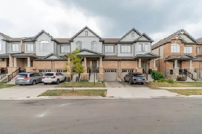 3 Bed 3.5 Bath Townhouse for Rent! Image# 1