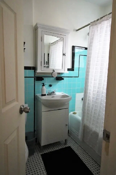 1 bedroom   Den in the Durand neighbourhood Image# 8