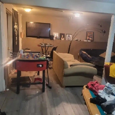 2 rooms for rent  nice area avl asap Image# 1