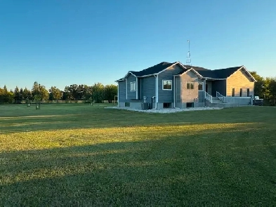 Custom 2019 Bungalow on 2 Acres w/ Shop & Triple Garage Image# 5