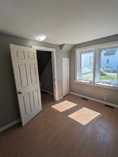 Bright 2 Bedroom Apartment Image# 6