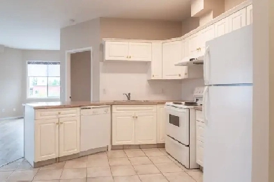 2 Bedroom Condo for rent in Tuxedo Park Image# 2