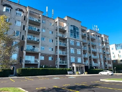 301-1379 Costigan Rd | Milton, Ontario Image# 1