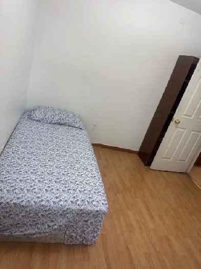Private Bedroom for rent Image# 5
