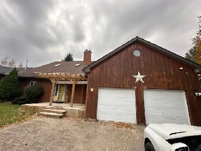 Stunning upper level 2 bedroom, resort like Image# 1