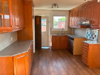 3 bedroom for rent, St-Leonard, available now Image# 2