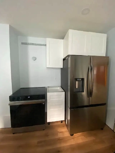2 Bed, 1 Bath House for Rent  - New Reno - Private Driveway Image# 1