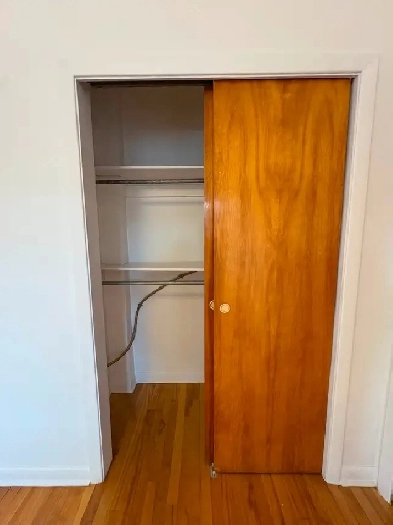 Available Immediately: Spacious 3-Bedroom Apartment Image# 8