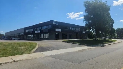 LOCAL 105 - INDUSTRIEL