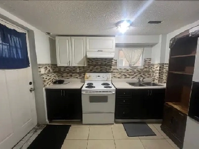 Looking for a female roomate at SAUARE ONE MISSISSAUGA Image# 3